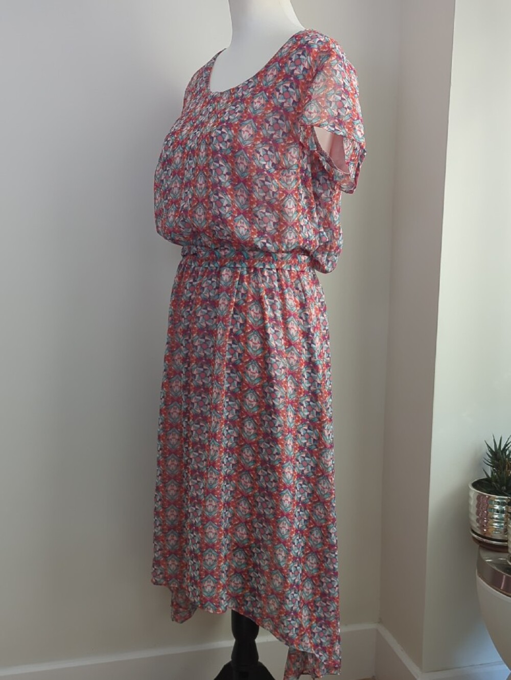 Shelby & Palmer Geometric Kaleidoscope Print Short Sleeve High-Low Midi Dress - Picture 11 of 16